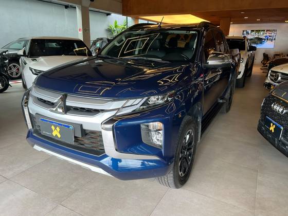 MITSUBISHI L200 TRITON 2.4 16V TURBO DIESEL SPORT HPE CD 4P 4X4 AUTOMÁTICO MITSUBISHI L200 TRITON 2.4 16V TURBO DIESEL SPORT HPE CD 4P 4X4 AUTOMÁTICO